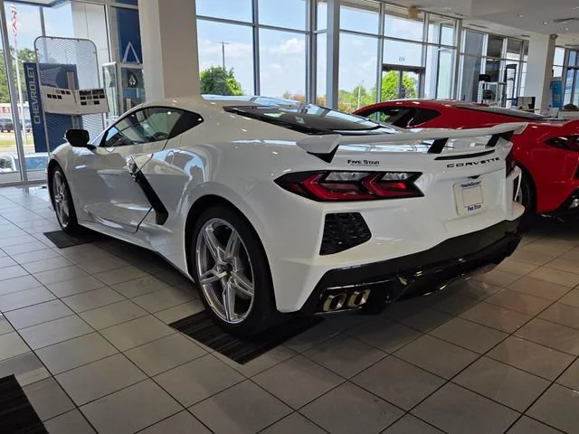 Used 2025 Arctic White Chevrolet 1LT image 7