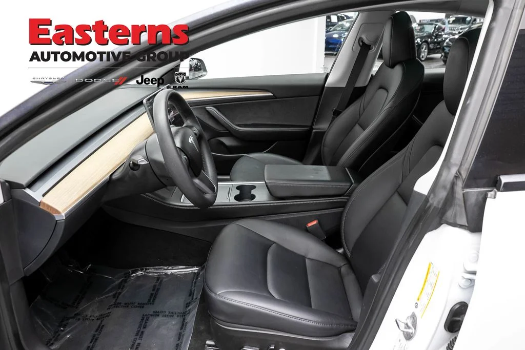 Used 2023 White Tesla Base image 14