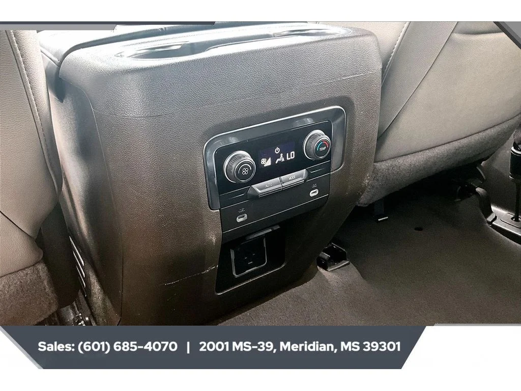 Used 2024 Summit White Chevrolet LT image 25
