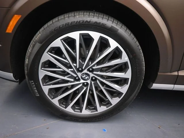 Used 2026 Brown Hyundai Calligraphy image 23