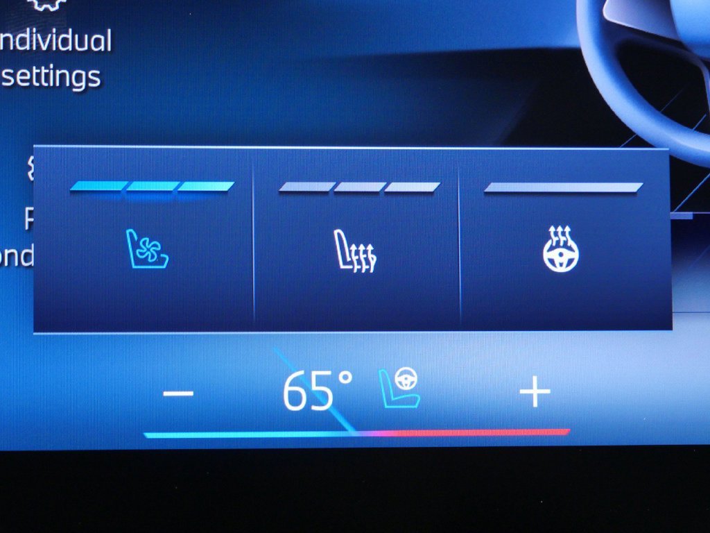 New 2026 Manhattan Green Metallic BMW xDrive50e image 46