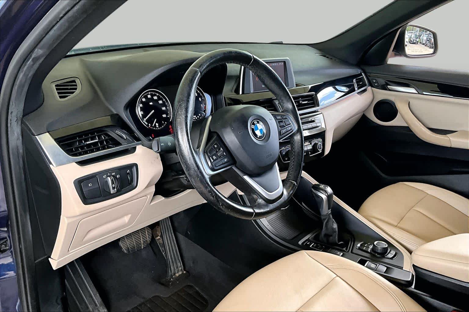 Used 2018 Mediterranean Blue Metallic BMW xDrive28i image 16