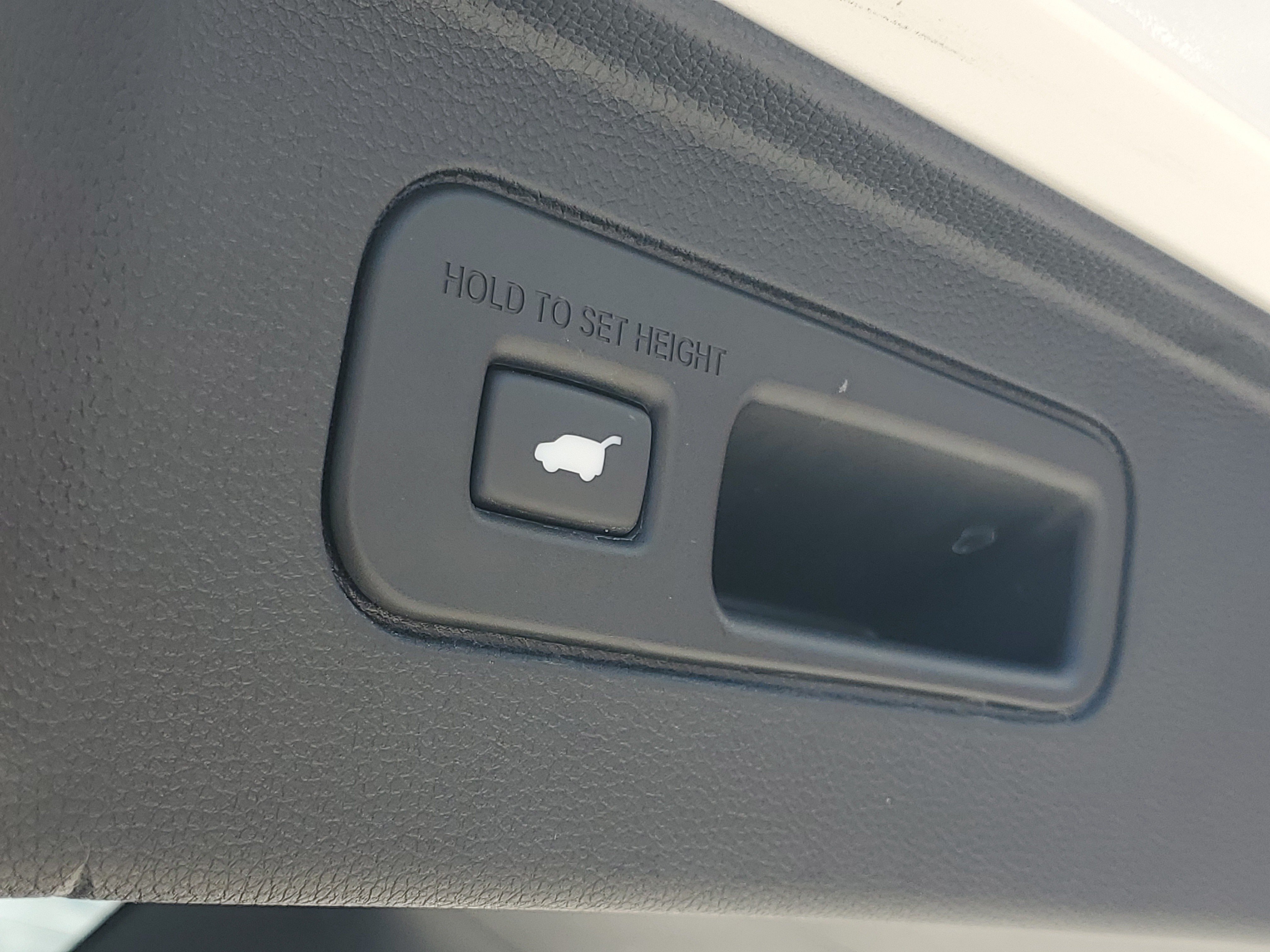 Used 2025 White Honda Touring image 9