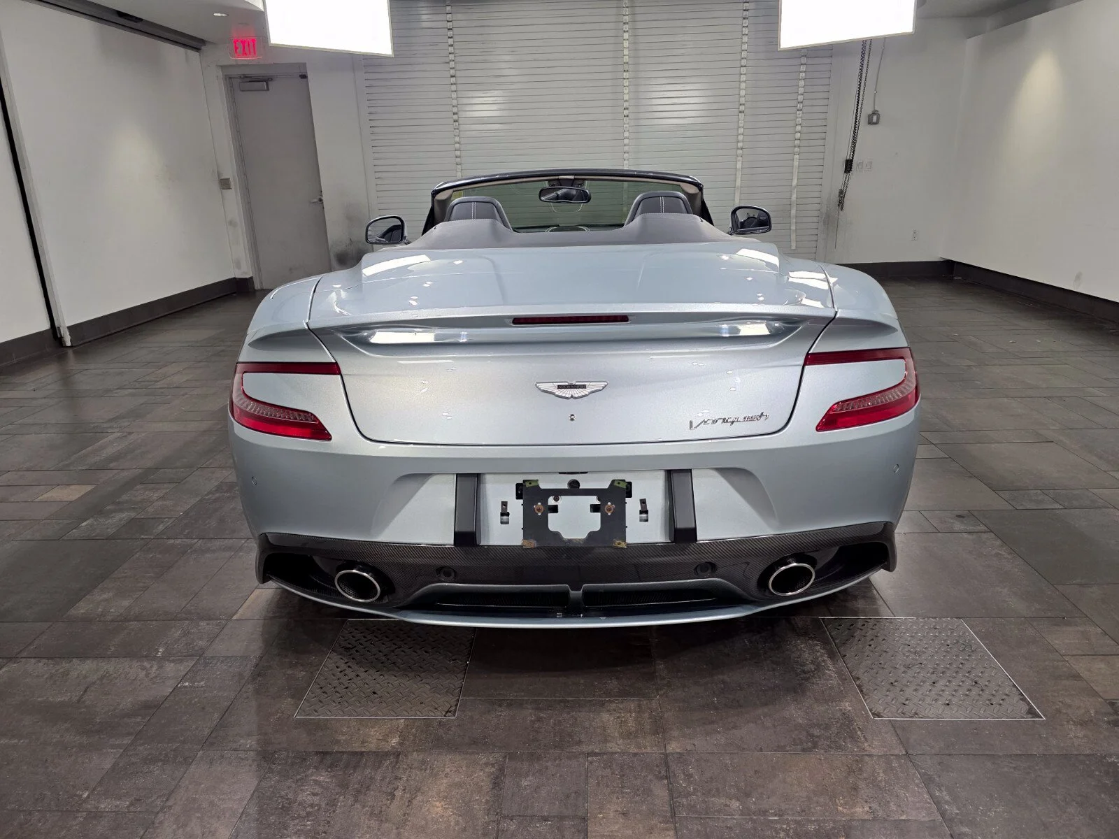 Used 2017 Q Titanium Silver Aston Martin Volante image 19