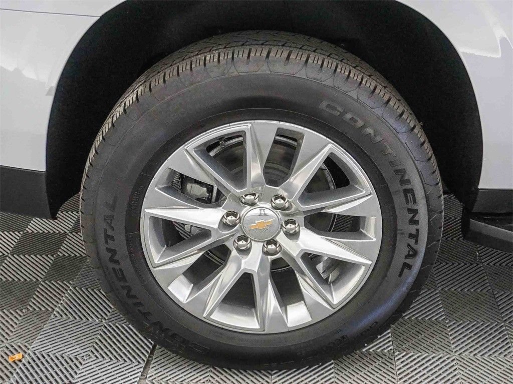 2026 Chevrolet Suburban Premier - Photo 10