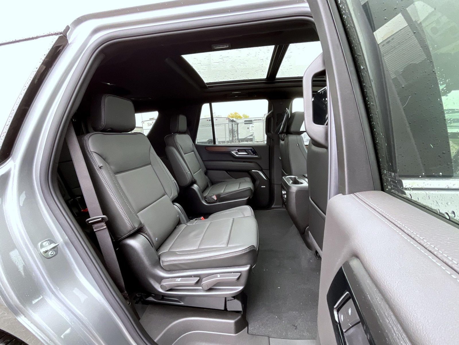 2026 GMC Yukon Denali - Photo 18