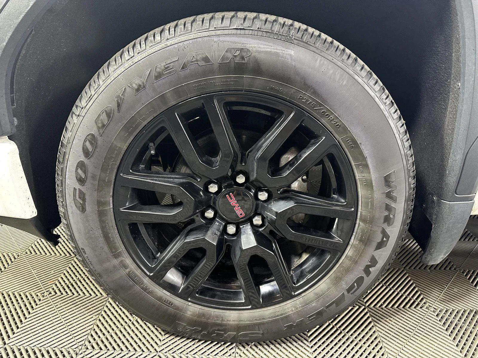 Used 2022 Summit White GMC Elevation image 15