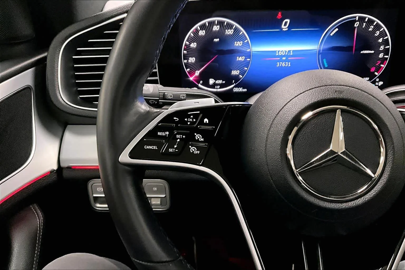 Used 2024 Black Mercedes-Benz GLE 450e Plug-In Hybrid image 24