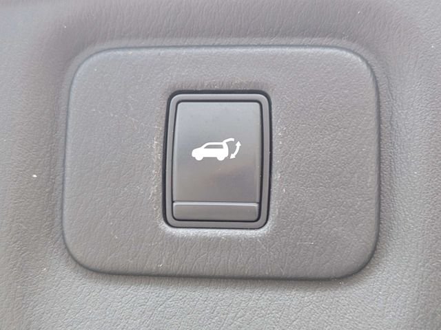 Used 2014 Silver INFINITI Base image 13