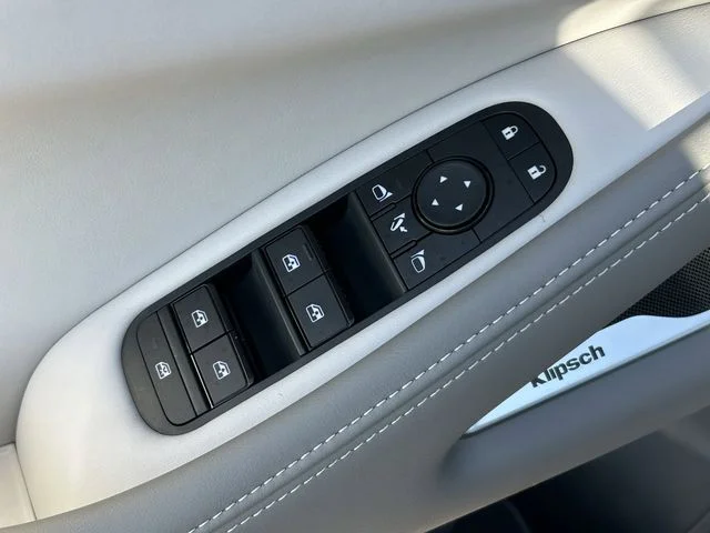 New 2027 GRAPHITE SHADOW INFINITI Luxe AWD image 23