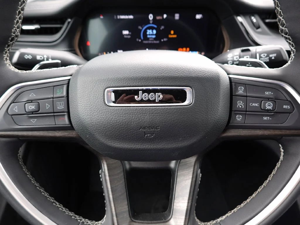 Used 2026 Silver Jeep Altitude image 17