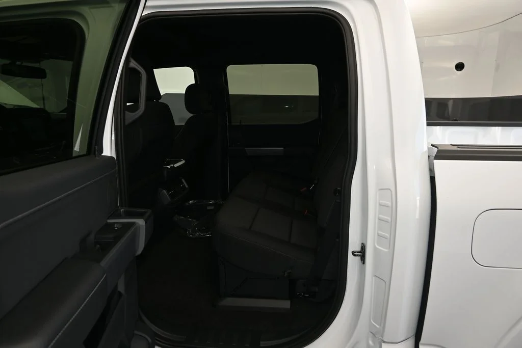 New 2026 Oxford White Ford XLT image 18