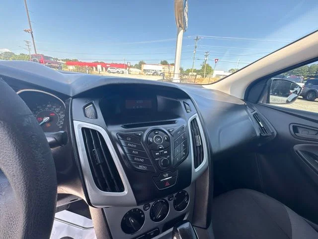 Used 2012 Silver Ford SE image 18