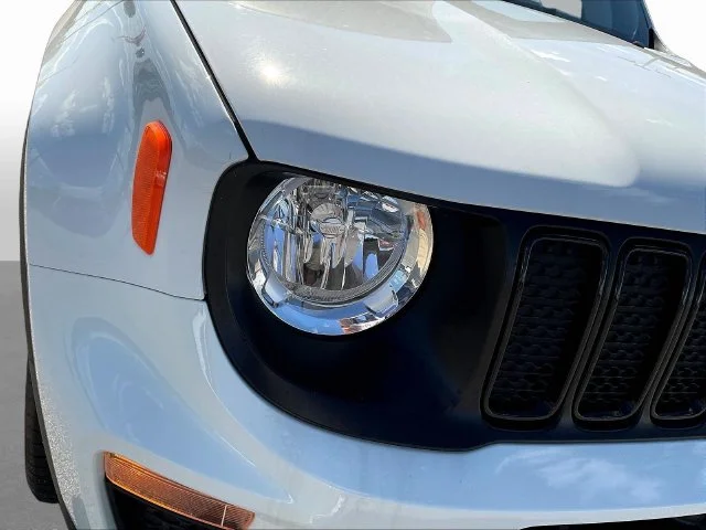 Used 2023 White Jeep Altitude image 31