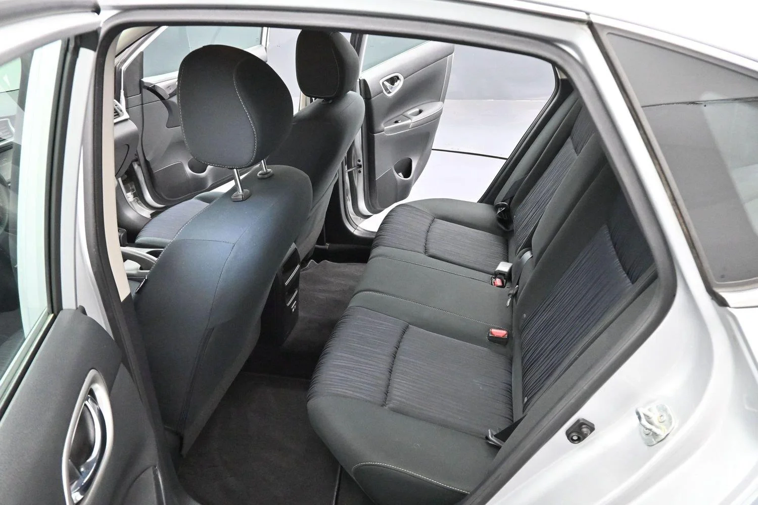 Used 2019 Brilliant Silver Metallic Nissan SV image 27