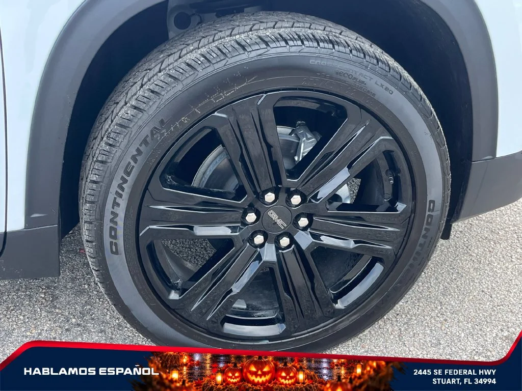 New 2027 Glacier White Tricoat GMC Elevation image 22