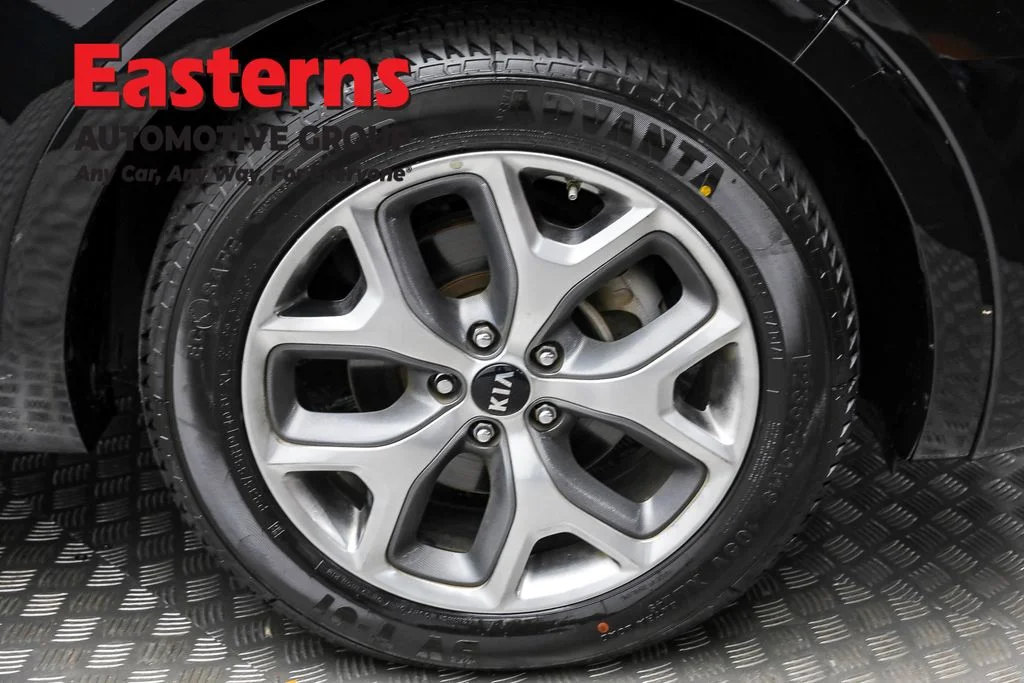 Used 2020 Black Kia SX image 30