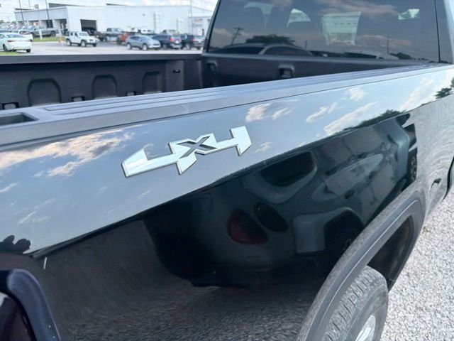 Used 2021 Black GMC SLE image 7