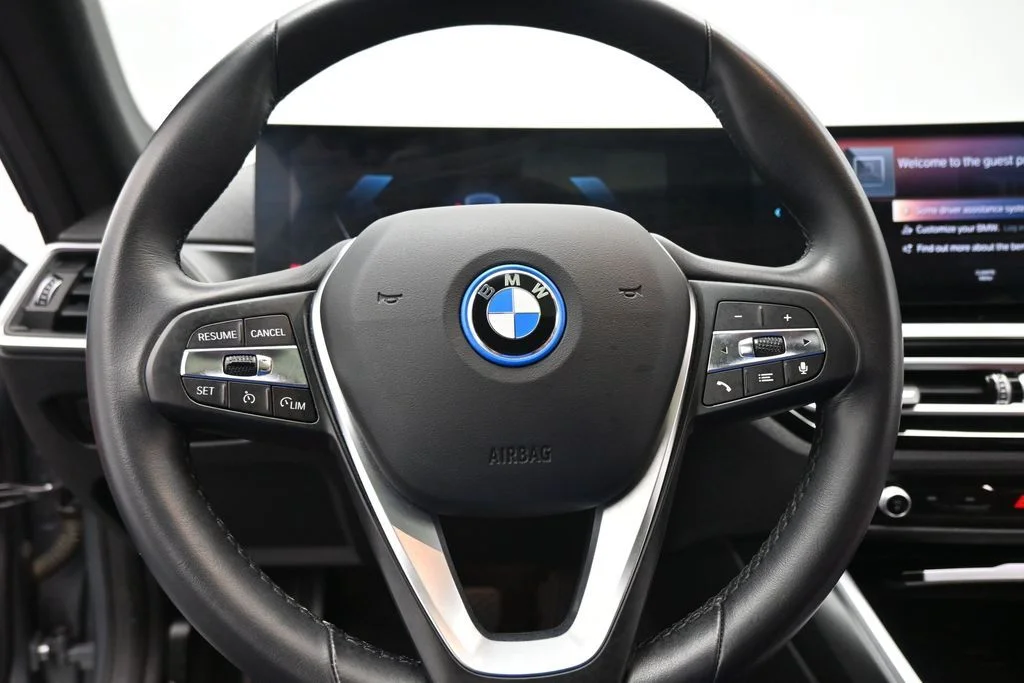 Used 2023 Gray BMW eDrive40 image 14