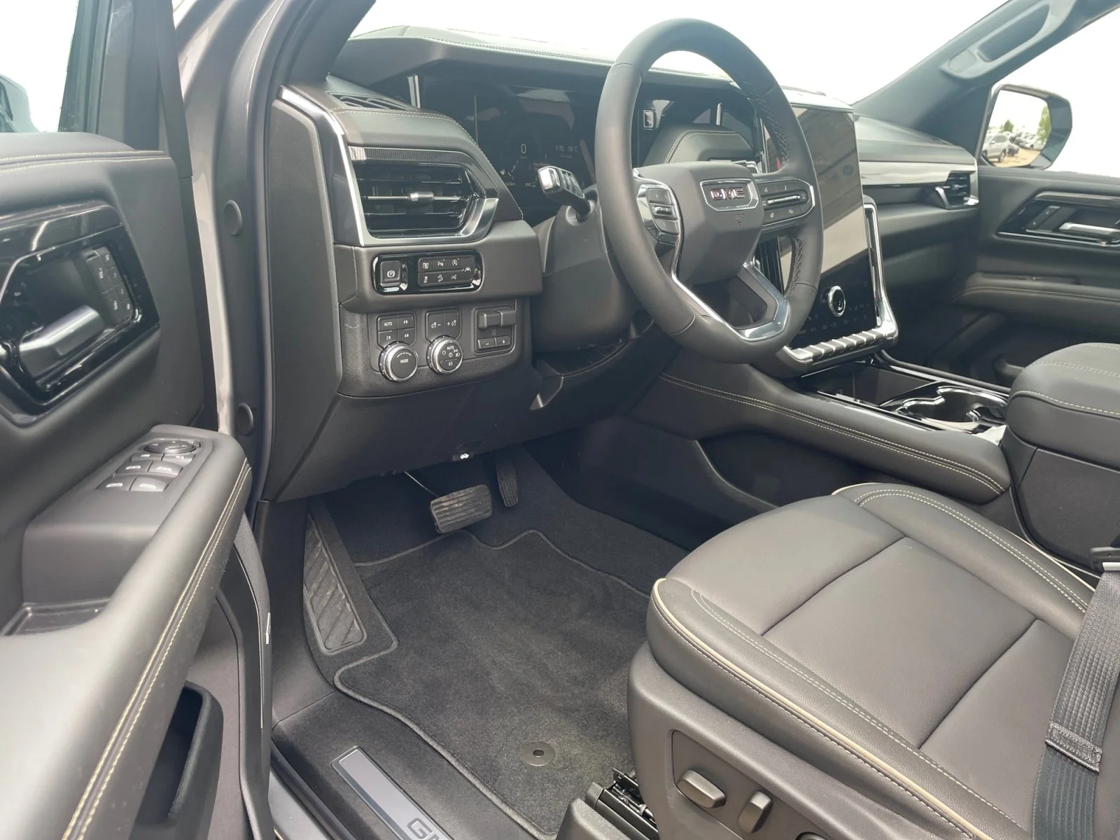 New 2026 Sterling Metallic GMC Elevation image 14