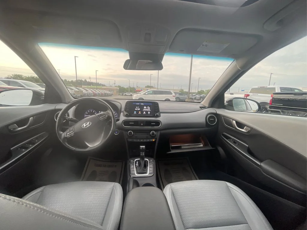 Used 2018 Ultra Black Hyundai Limited image 25
