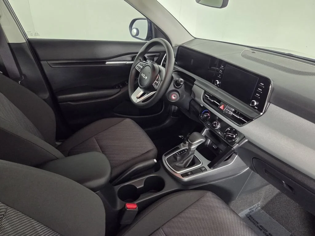 Used 2025 Dark Ocean Blue Kia LX image 33