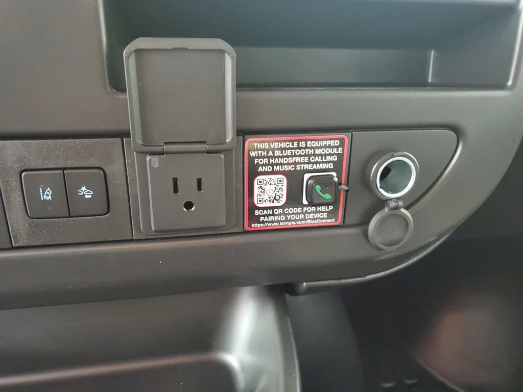 2025 Chevrolet Express Cargo Work Van - Photo 18