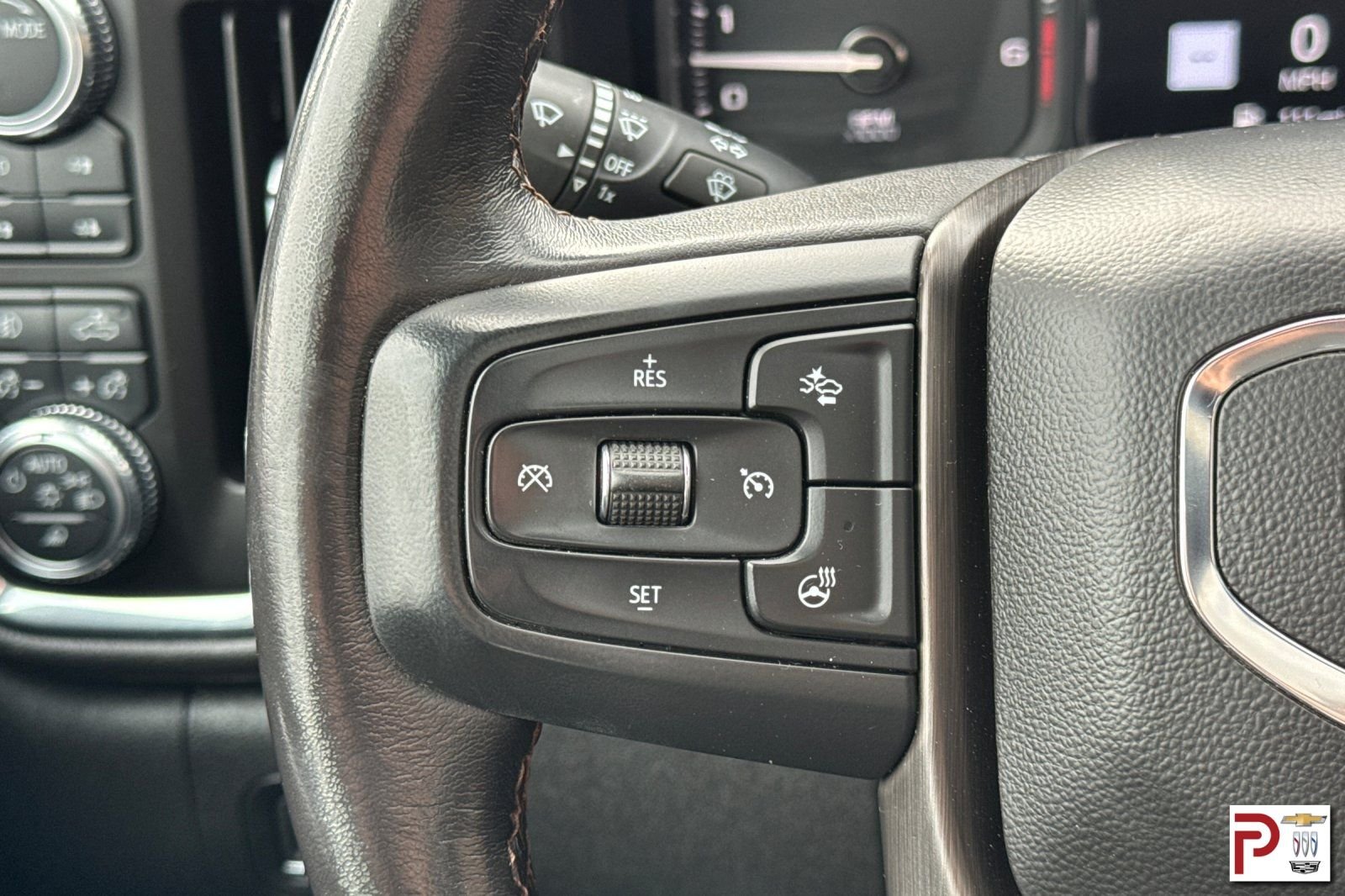 Used 2022 White GMC AT4 image 28