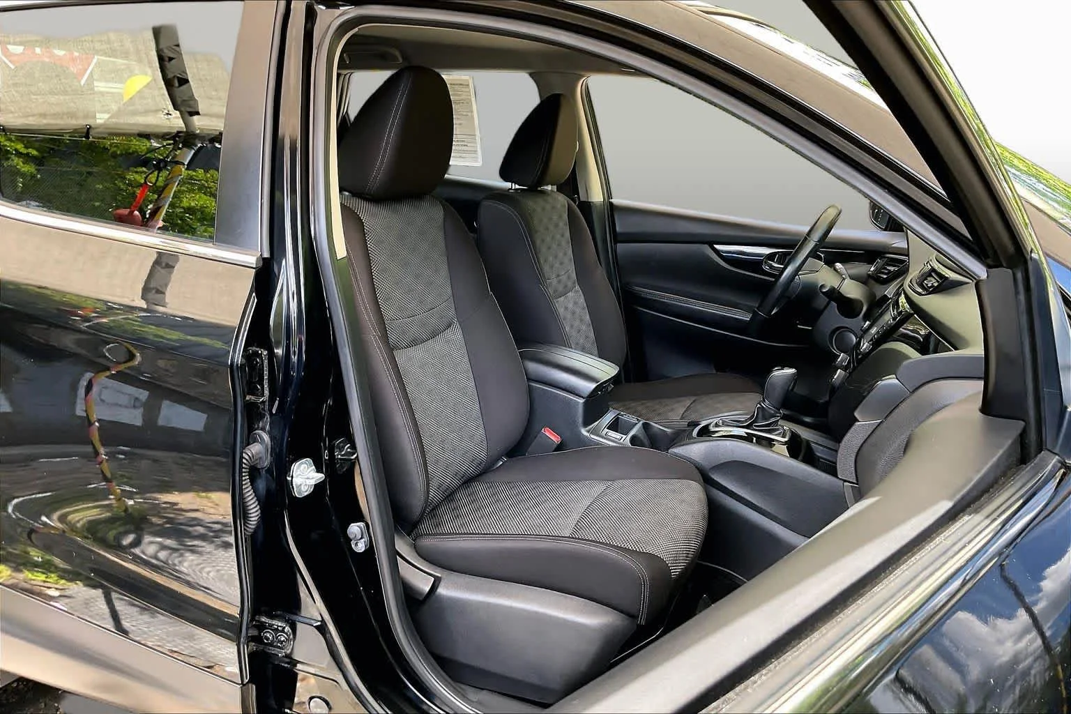 Used 2017 Magnetic Black Nissan SV image 9