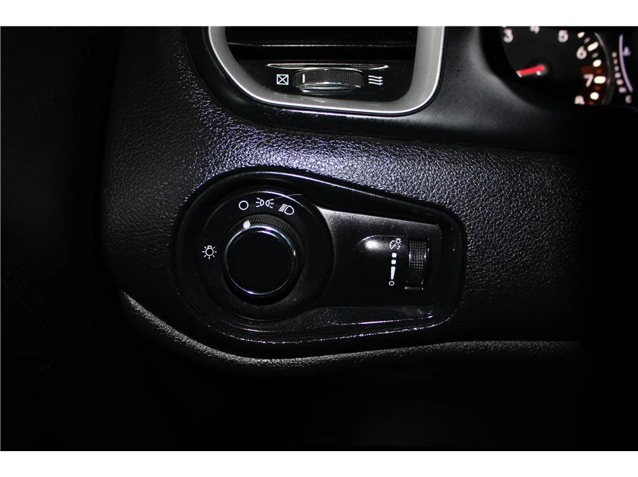 2020 Jeep Renegade Jeepster - Photo 27