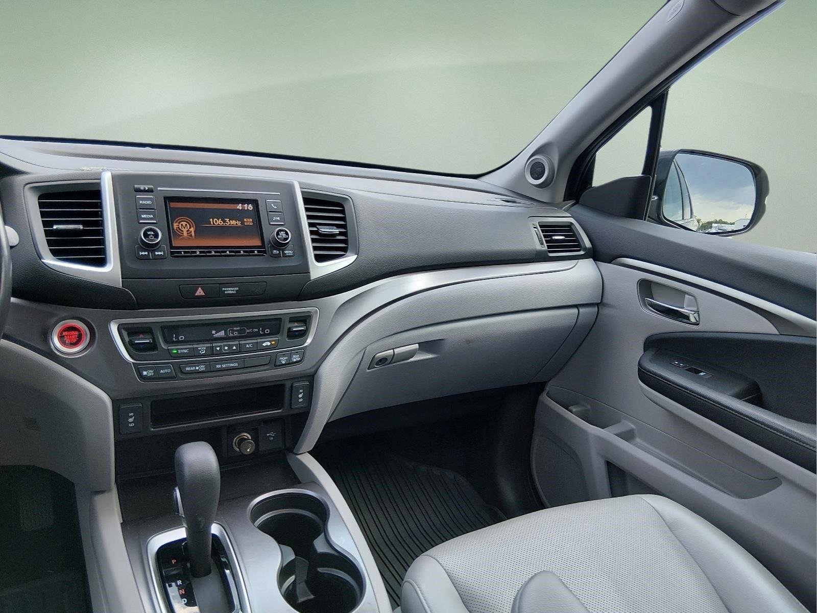 Used 2019 Modern Steel Metallic Honda RTL image 17