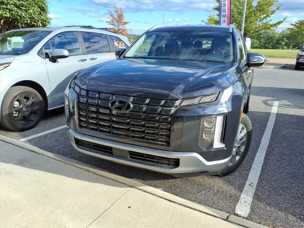 Used 2025 White Hyundai SEL image 7