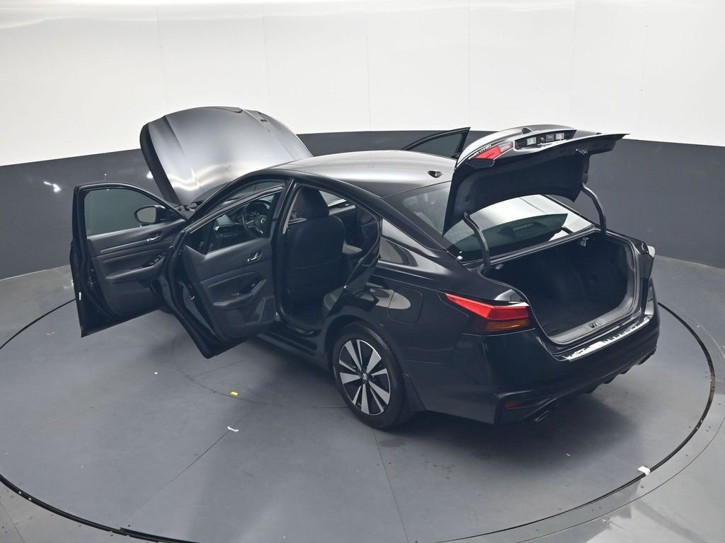 Used 2022 Black Nissan 2.5 SL image 38