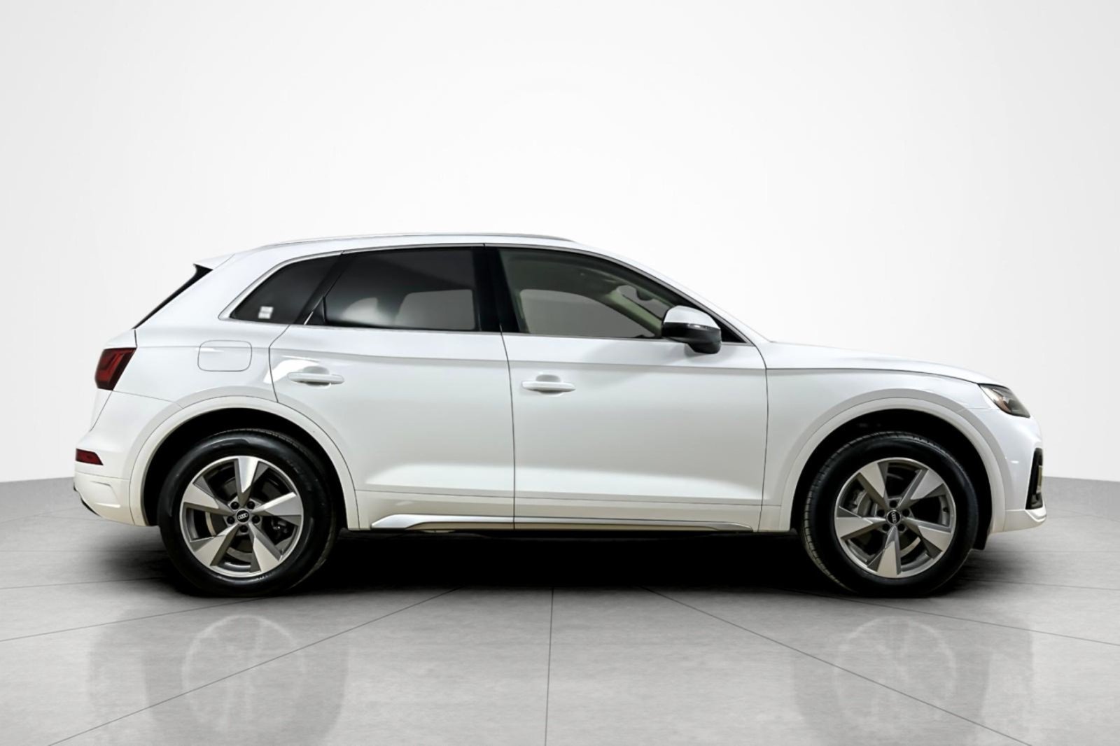Used 2023 Ibis White Audi Premium 40 TFSI quattro image 6