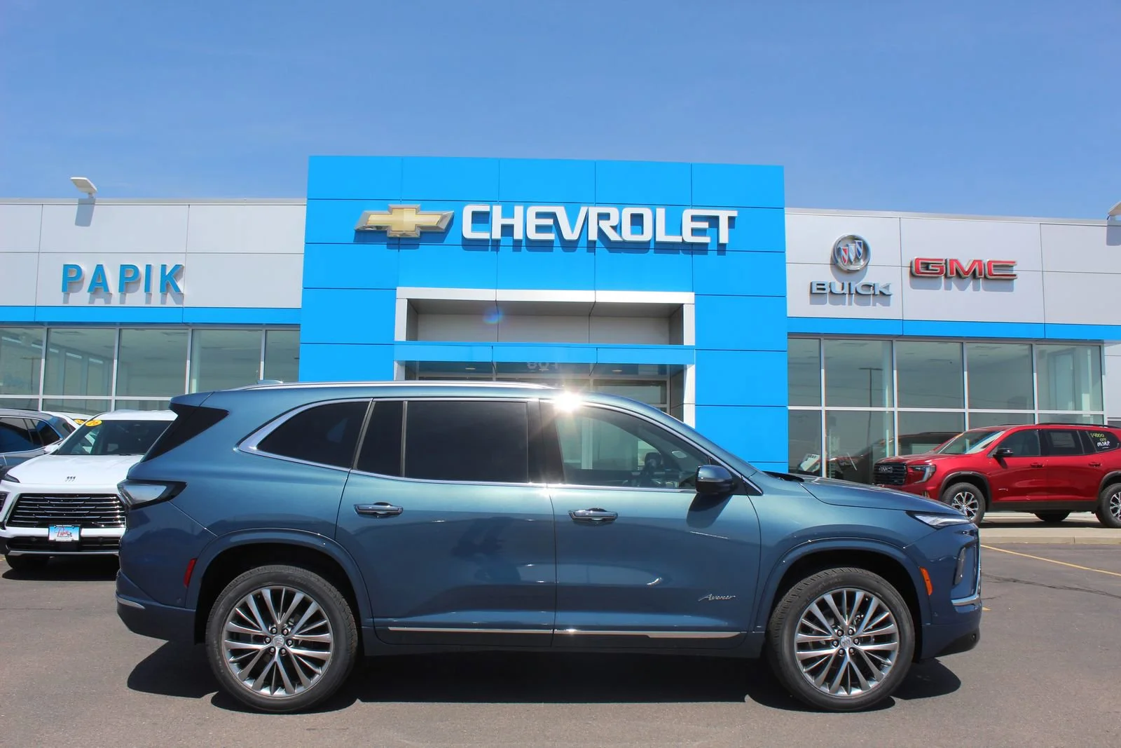 2026 Buick Enclave Avenir AWD's photo