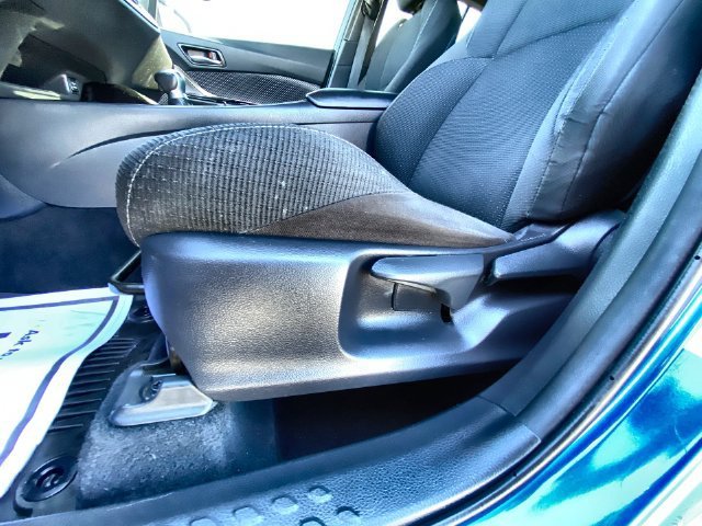 Used 2019 Blue Toyota XLE image 12