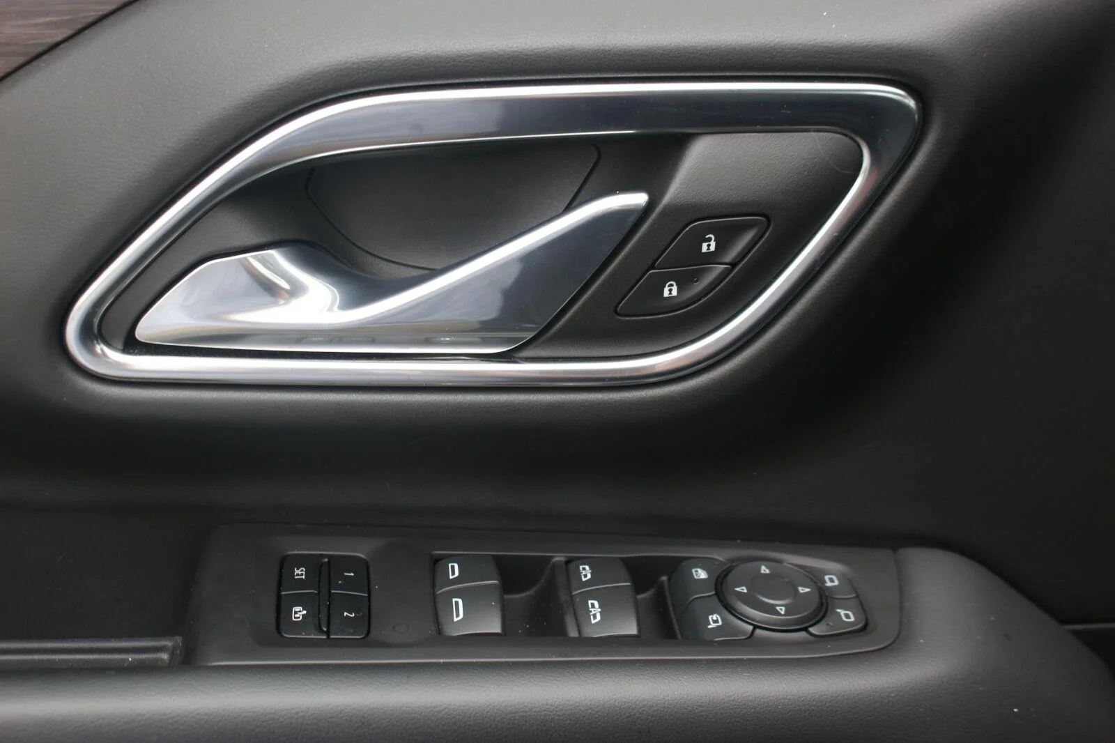 Used 2024 Black Chevrolet Z71 image 16