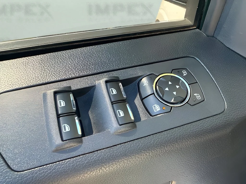 Used 2019  Ford XL image 31