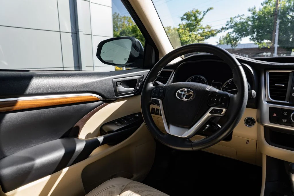 Used 2017 Blue Toyota Limited Platinum image 12