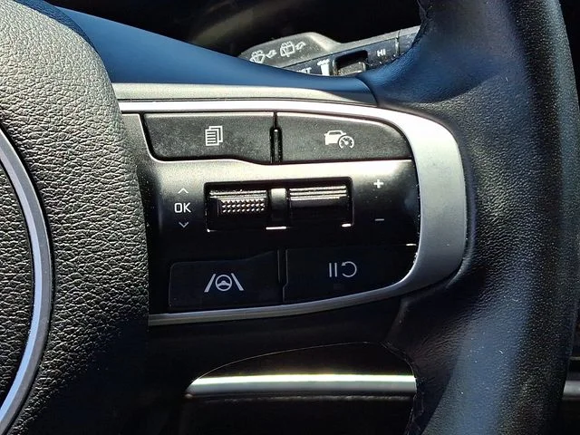 Used 2023 White Kia EX image 23