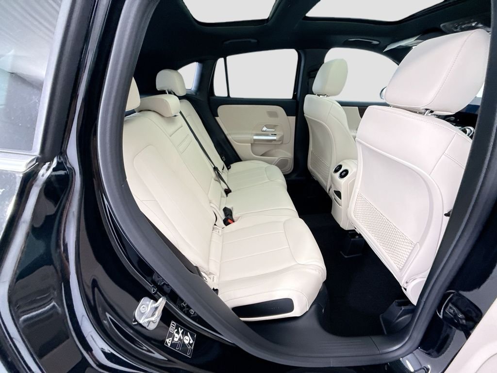 New 2026 Cosmos Black Metallic Mercedes-Benz GLA 250 image 21