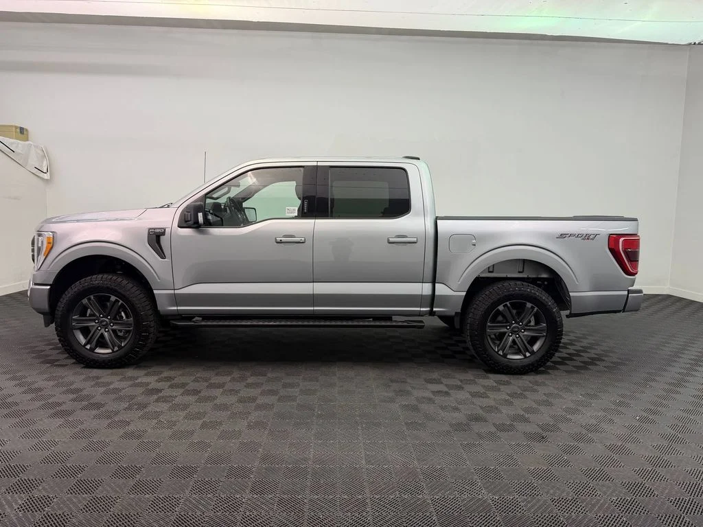 Used 2023 Iconic Silver Metallic Ford XLT image 2