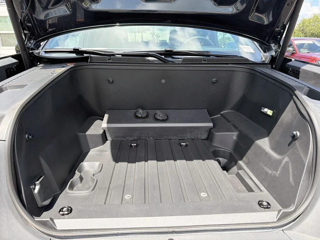 Used 2026 Ocean GMC Elevation image 34