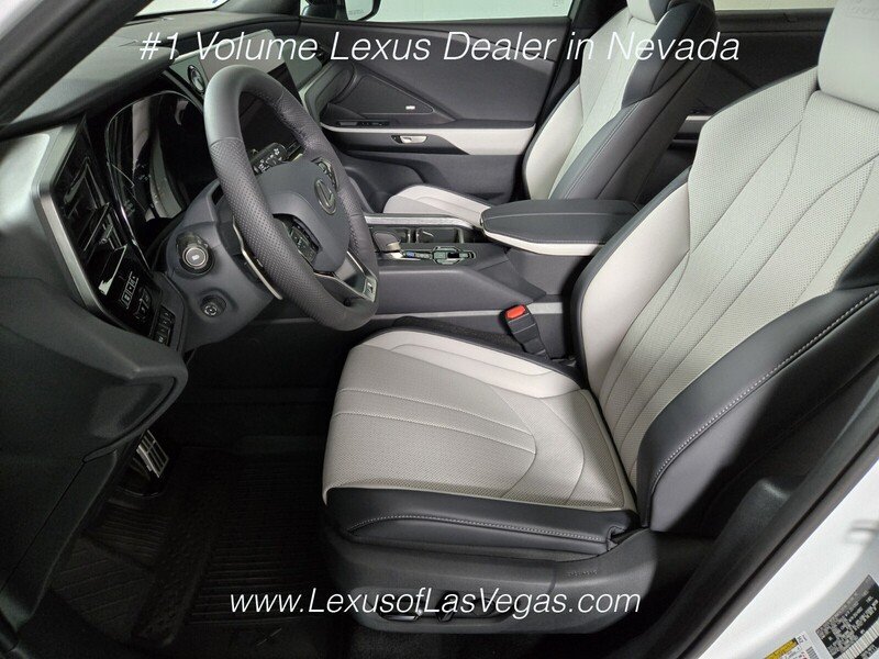 2026 Lexus TX 500h F-Sport - Photo 10