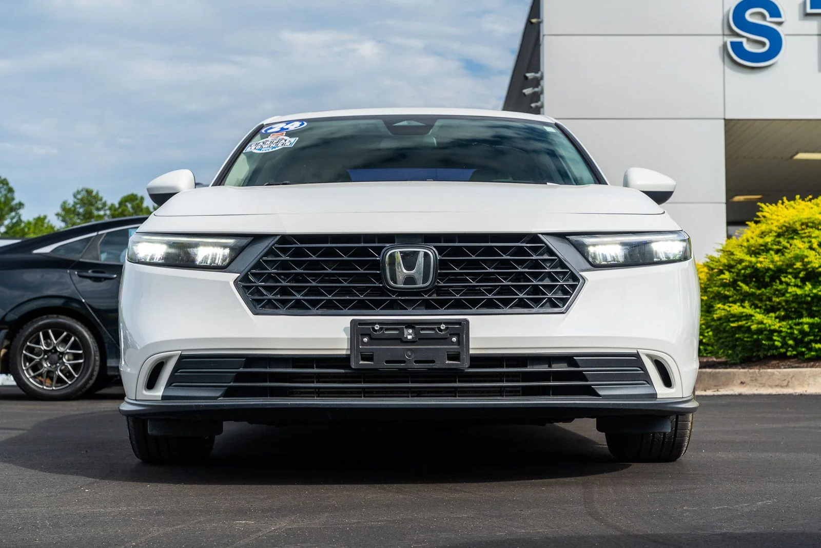 Used 2024  Honda EX image 1