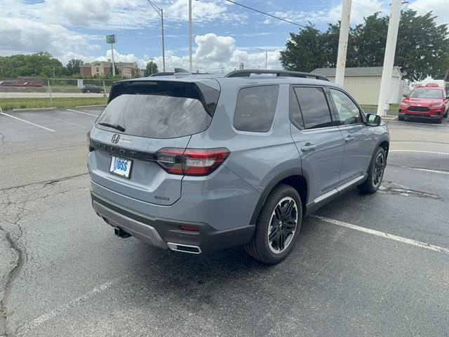 New 2026 Sonic Gray Pearl Honda Touring Blackout image 5