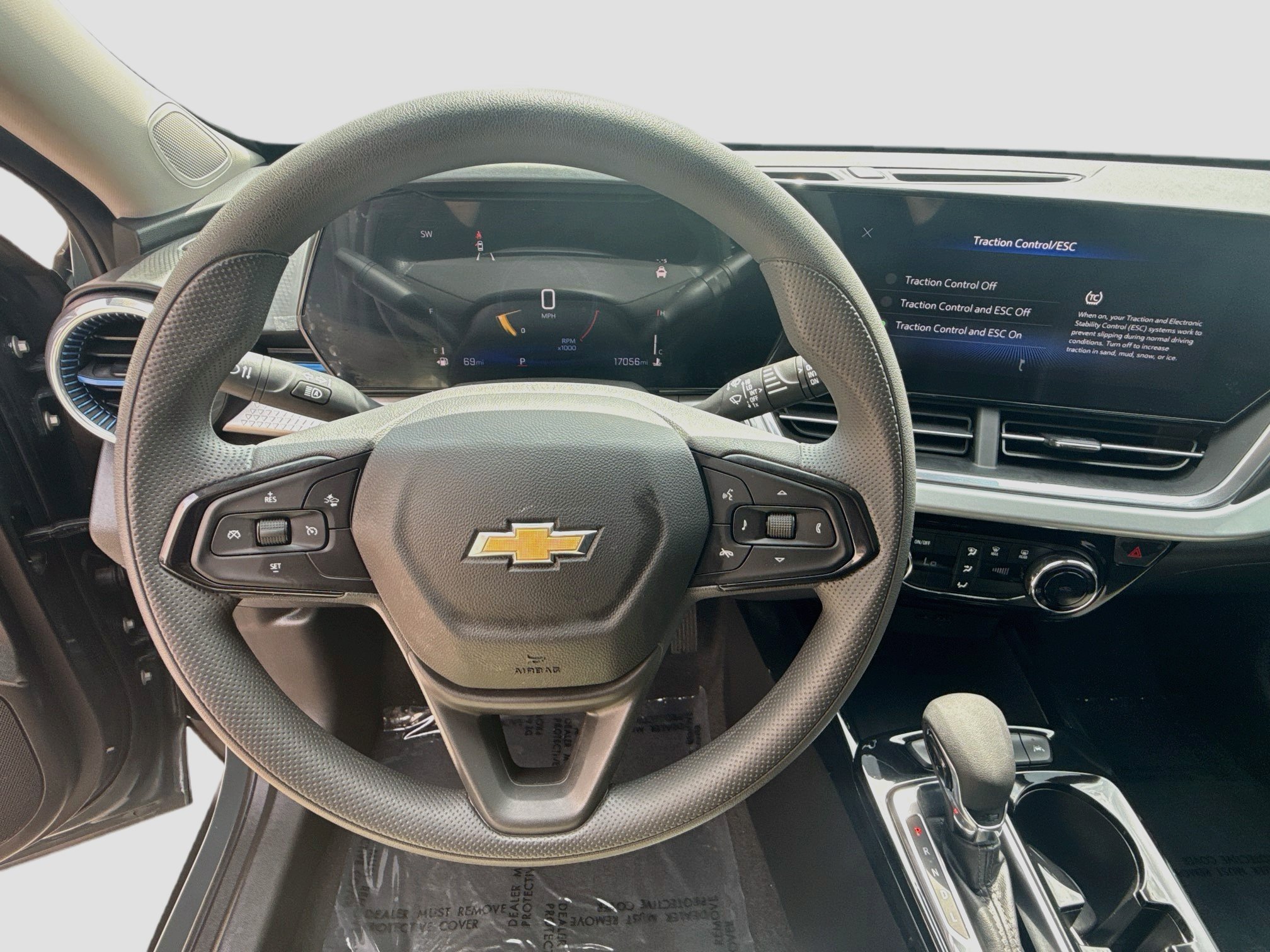 2025 Chevrolet Trax LT - Photo 8