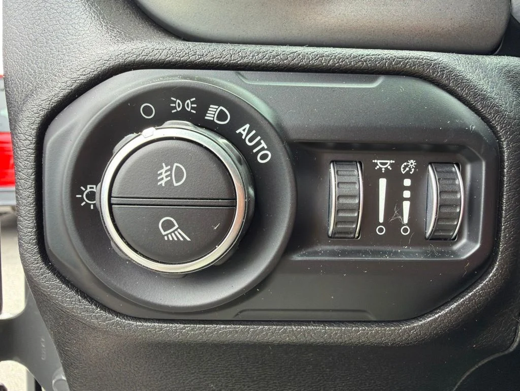 Used 2021 Gray Jeep Sport image 39