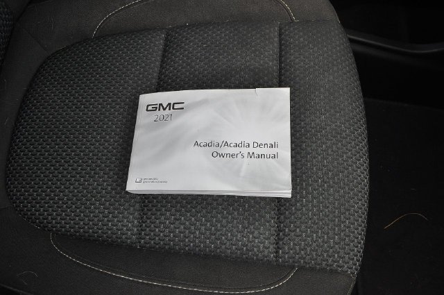 Used 2021 Black GMC SLE image 22
