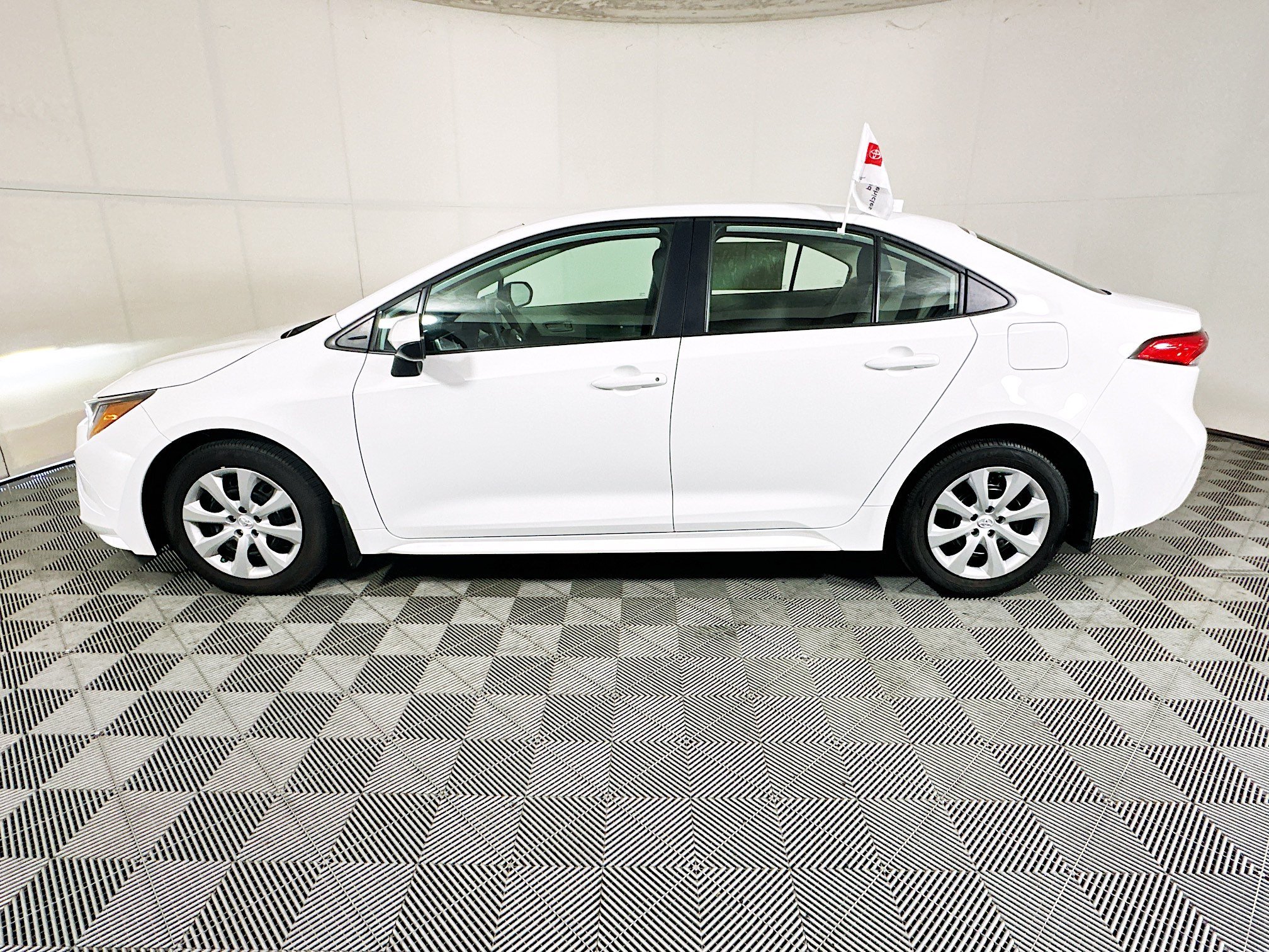 Used 2024 Ice Toyota LE image 6